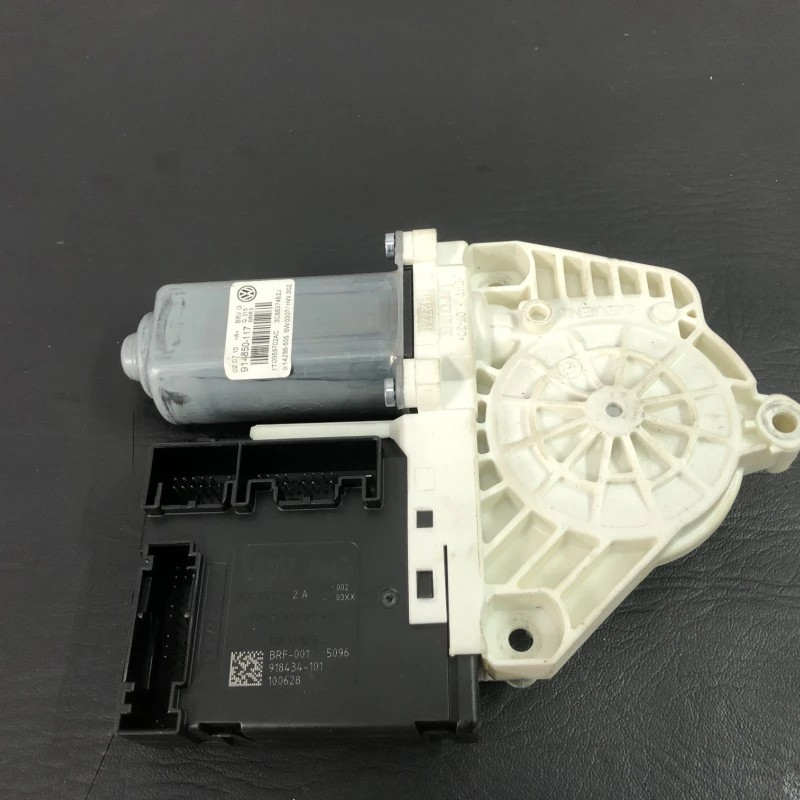 Motoras geam dreapta fata Volkswagen Passat CC 2011