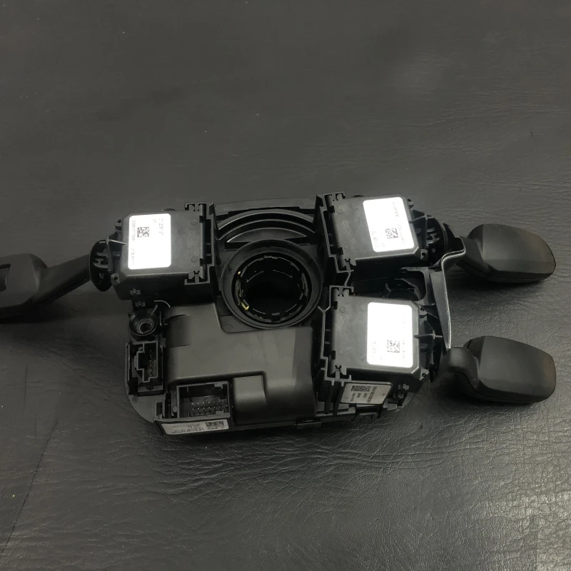 Spira volan cu manete / BMW X1 E84 2011 / Audio si electronice