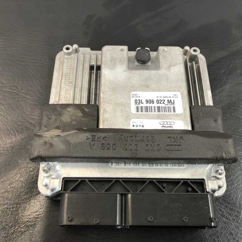 Calculator motor ecu / Audi A4 B8 2009 / Audio si electronice