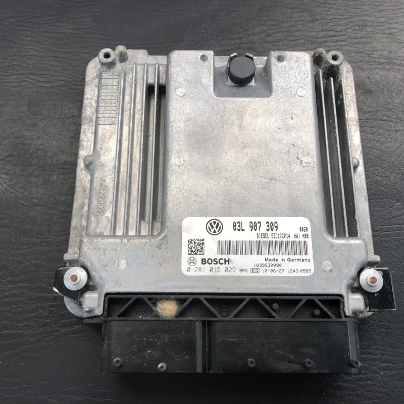 Calculator motor ecu Volkswagen 