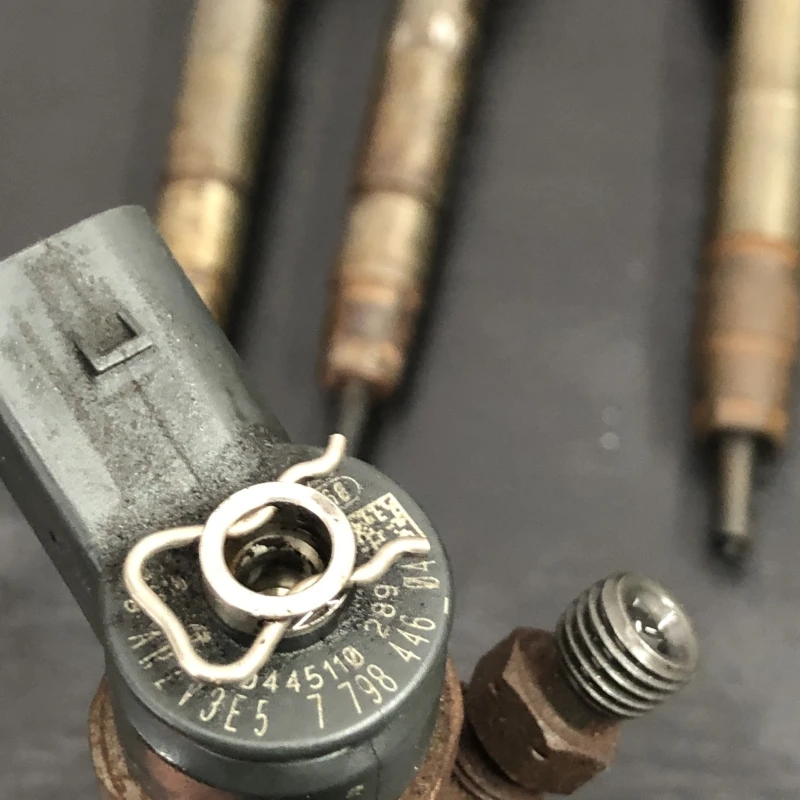 Injector / BMW Seria 1 E87 2010 / Motor, racire si evacuare