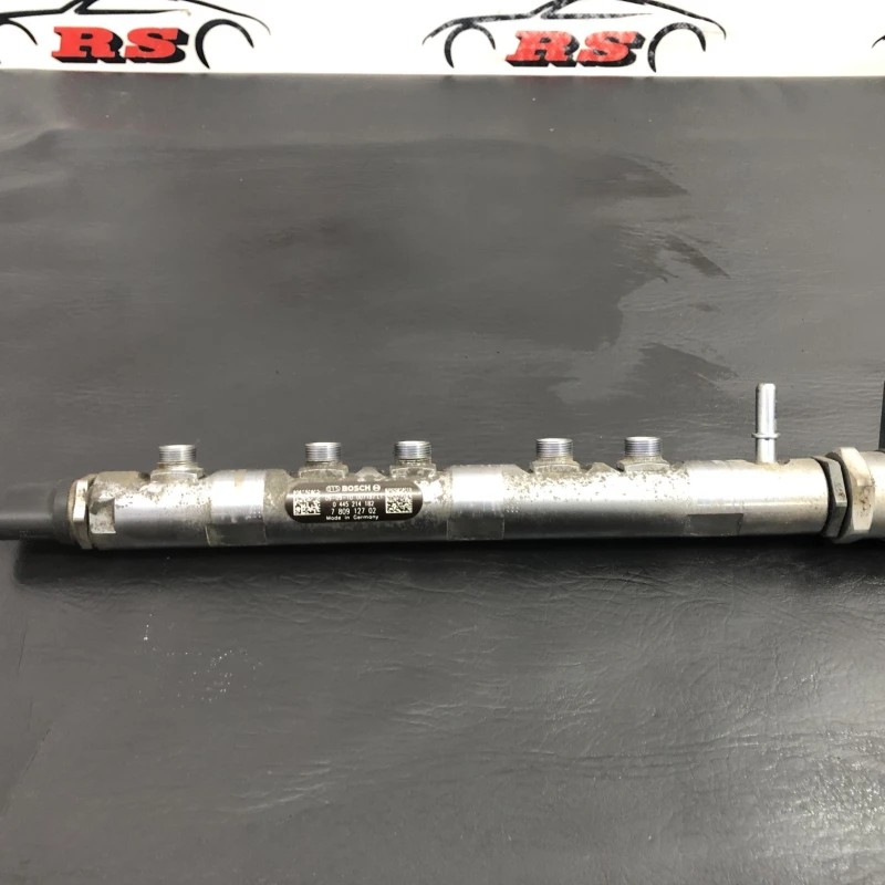 Rampa injectoare cu senzor BMW Seria 1 E81 2009
