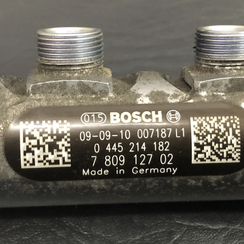 Rampa injectoare cu senzor / BMW Seria 1 E87 2010 / Motor, racire si evacuare