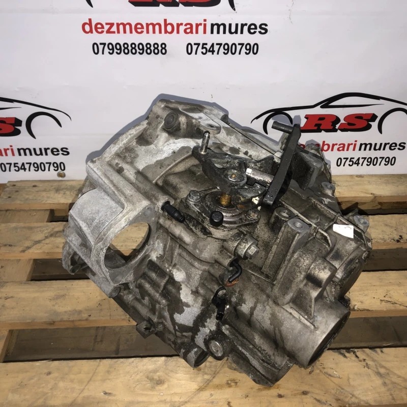 Cutie de viteze manuala / Volkswagen Passat B7 2011 / Cutie viteze, ambreiaj, transmisie