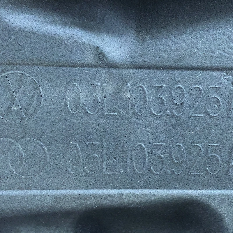 Capac motor / Volkswagen Passat CC 2011 / Motor, racire si evacuare