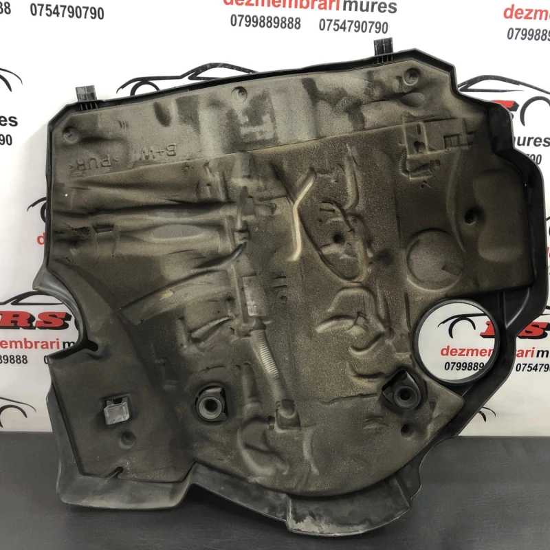 Capac motor / BMW Seria 1 E87 2010 / Motor, racire si evacuare