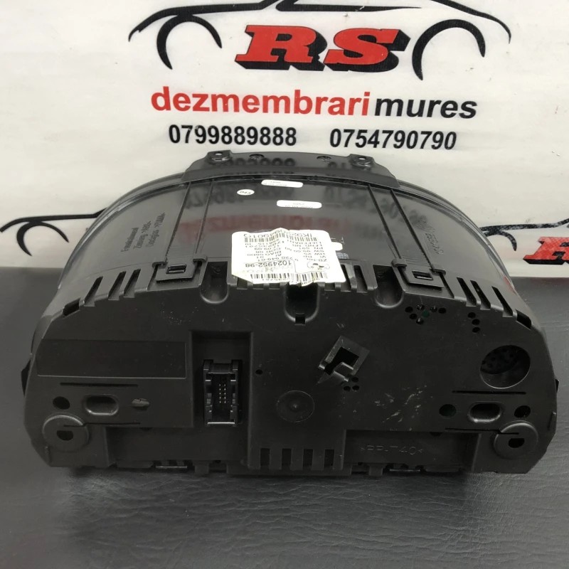 Ceas bord / BMW Seria 1 E81 2009 / Audio si electronice