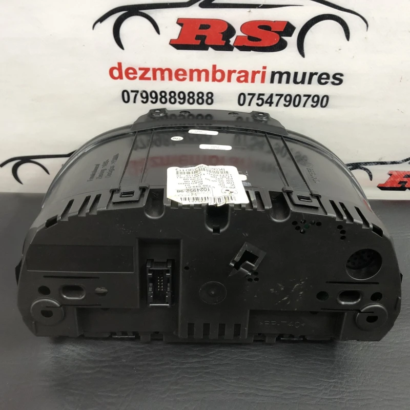 Ceas bord / BMW Seria 1 E87 2010 / Audio si electronice
