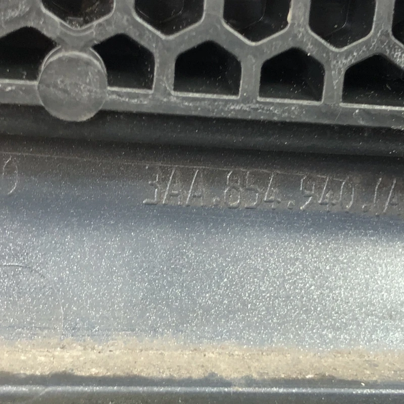 Bandou usa dreapta fata / Volkswagen Passat B7 2011 / Caroserie, oglinzi si faruri