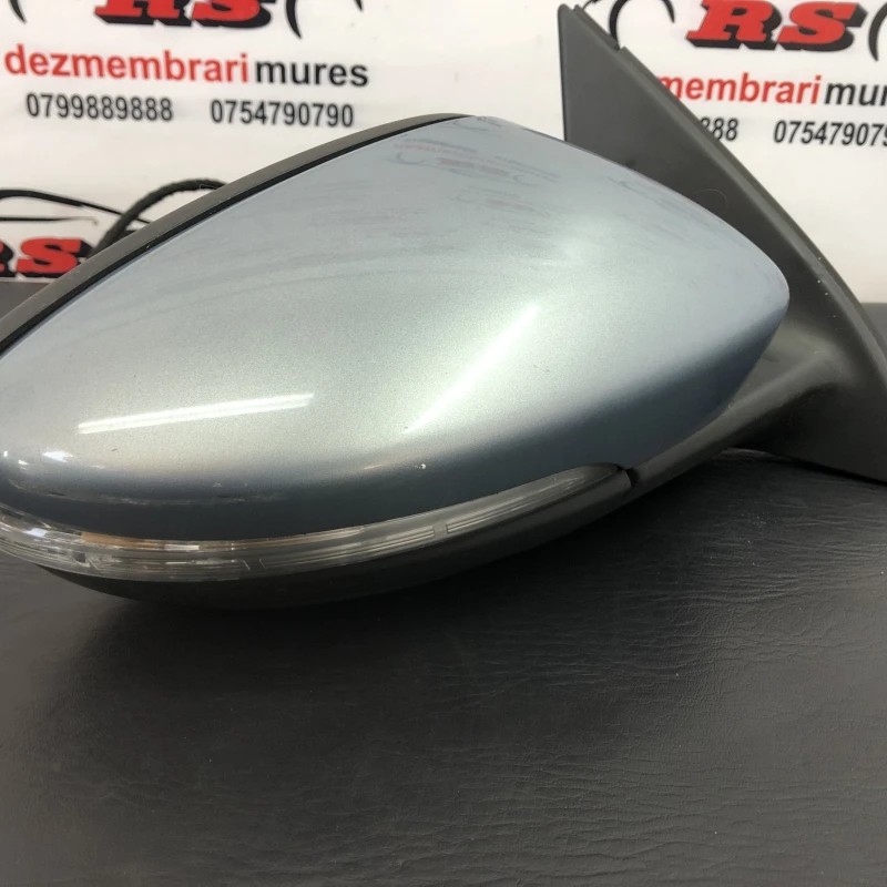 Oglinda dreapta / Volkswagen Passat B7 2011 / Caroserie, oglinzi si faruri