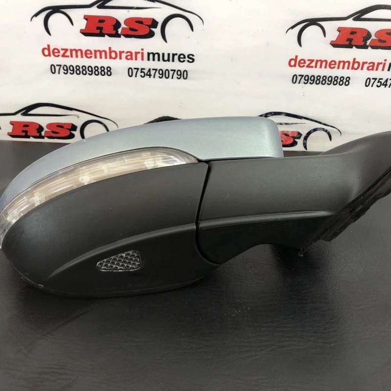 Oglinda dreapta / Volkswagen Passat B7 2011 / Caroserie, oglinzi si faruri