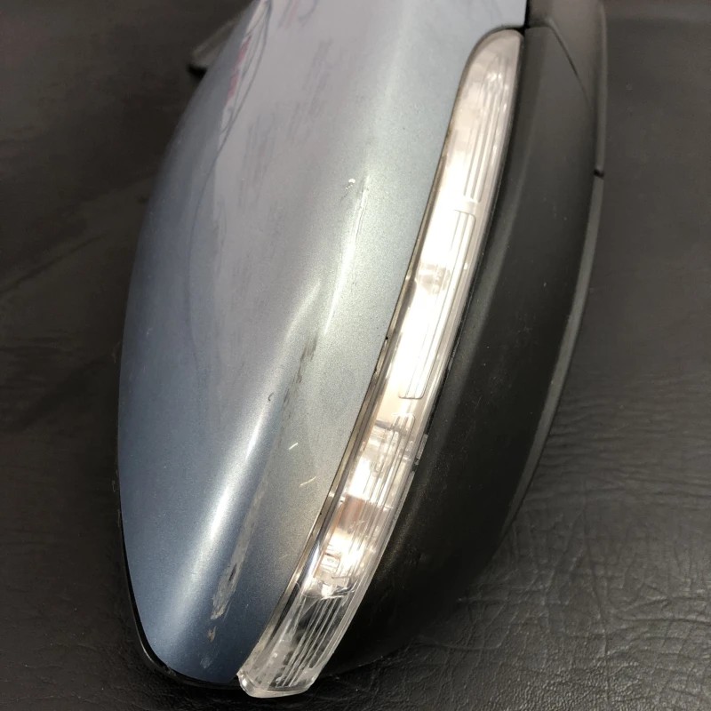 Oglinda dreapta / Volkswagen Passat B7 2011 / Caroserie, oglinzi si faruri