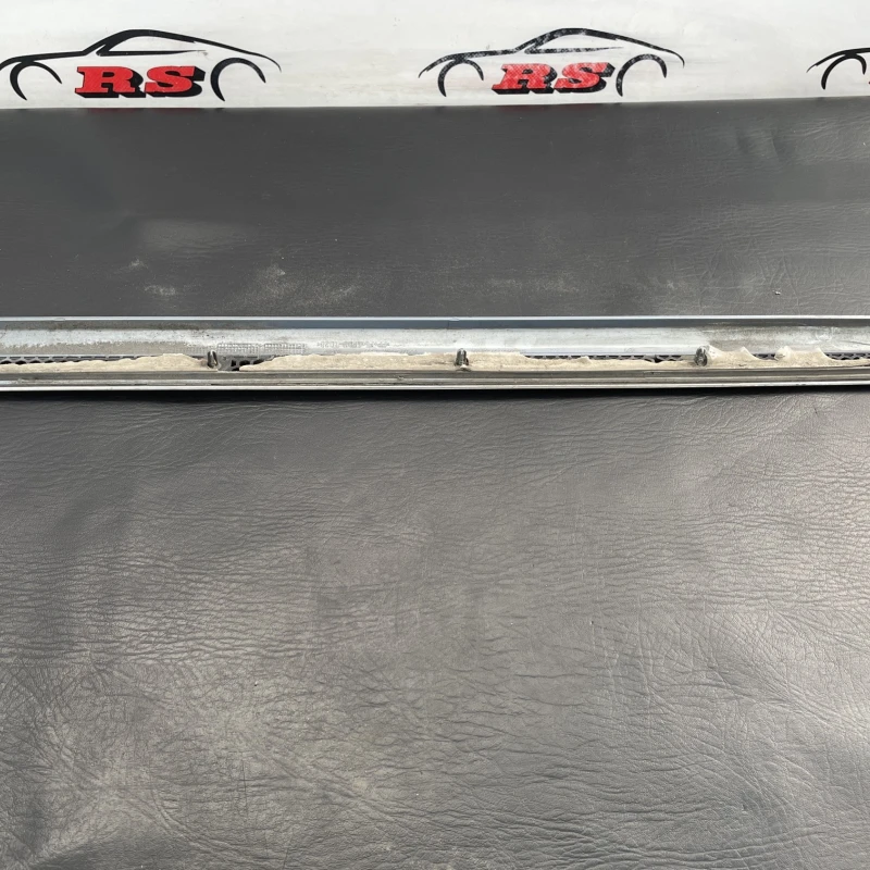 Bandou usa stanga spate / Volkswagen Passat B7 2011 / Caroserie, oglinzi si faruri