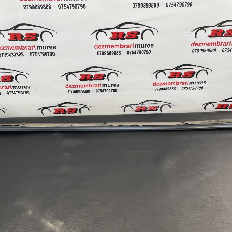 Bandou usa stanga fata / Volkswagen Passat B7 2011 / Caroserie, oglinzi si faruri