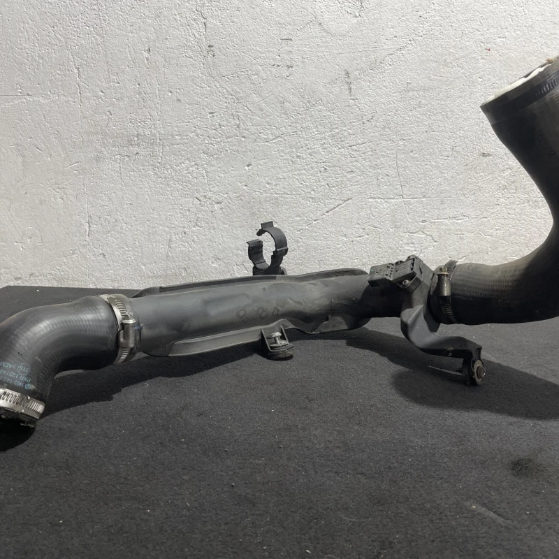 Furtun intercooler / Volkswagen Golf MK6 2012 / Motor, racire si evacuare