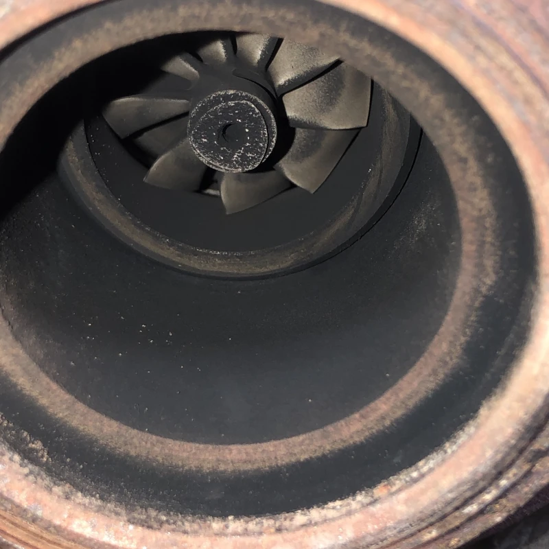 Turbosuflanta turbo turbina / Volkswagen Golf MK6 2012 / Motor, racire si evacuare
