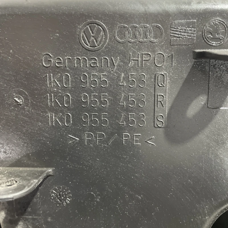 Vas lichid parbriz strop gel / Volkswagen Golf MK6 2012 / Caroserie, oglinzi si faruri
