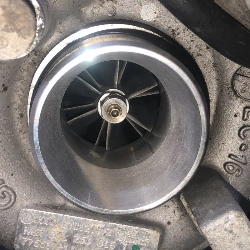 Turbosuflanta turbo turbina / Skoda Octavia 2 1Z 2012 / Motor, racire si evacuare