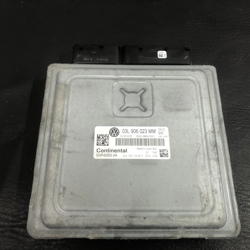 Calculator motor ecu / Volkswagen Golf MK6 2012 / Audio si electronice