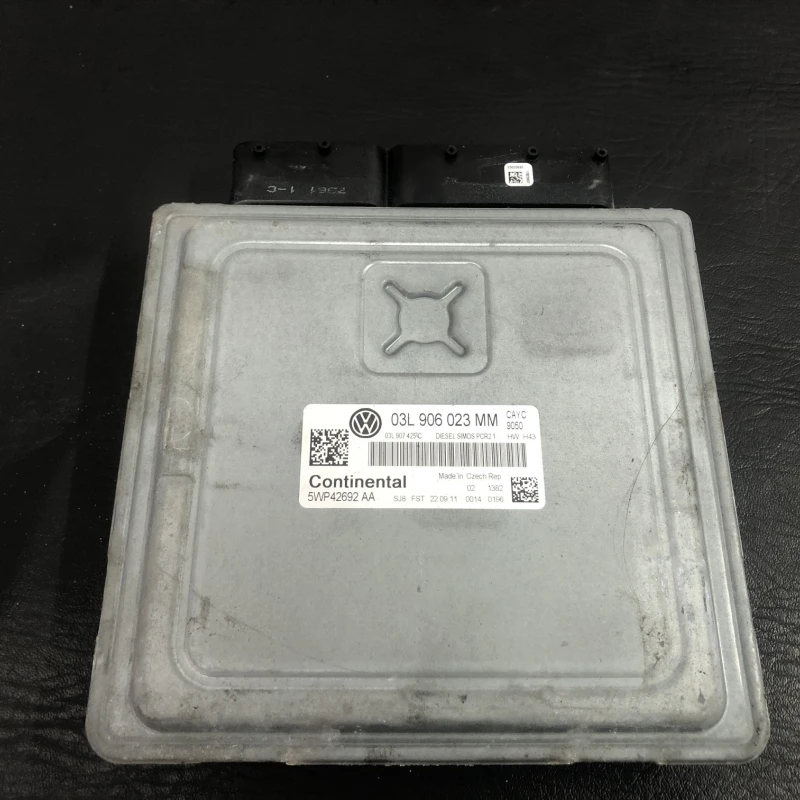 Calculator motor ecu Volkswagen 