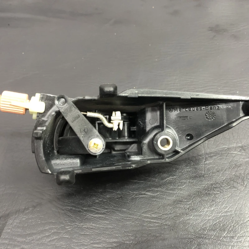 Maner usa stanga fata / Mercedes-Benz SL R129 1990 / Caroserie, oglinzi si faruri