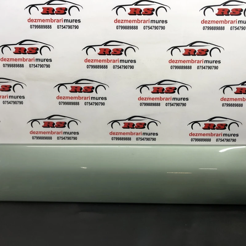 Bandou usa stanga fata Mercedes-Benz 