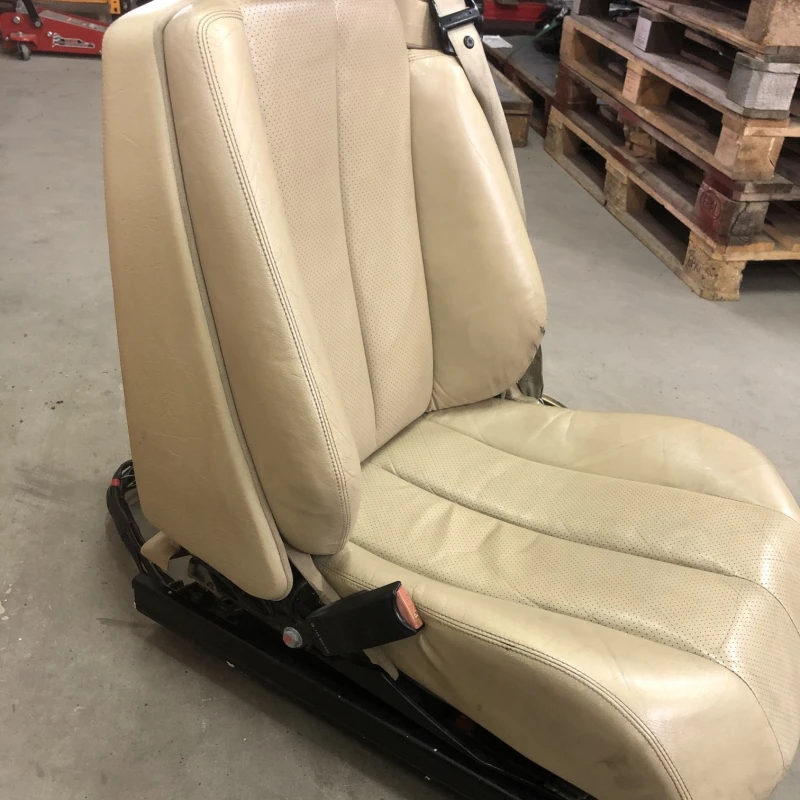 Scaune fata / Mercedes-Benz SL R129 1990 / Interior