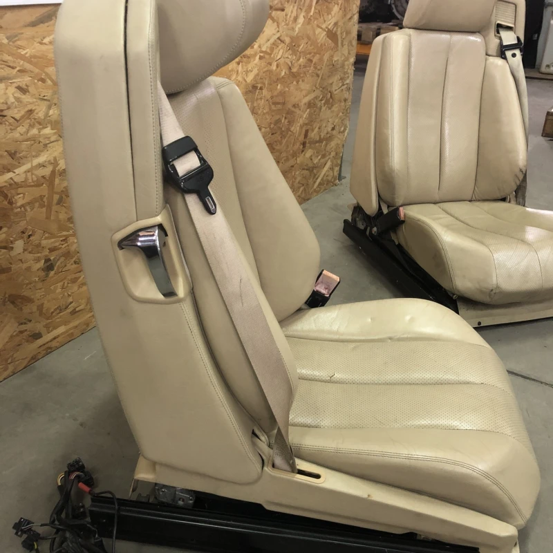 Scaune fata / Mercedes-Benz SL R129 1990 / Interior