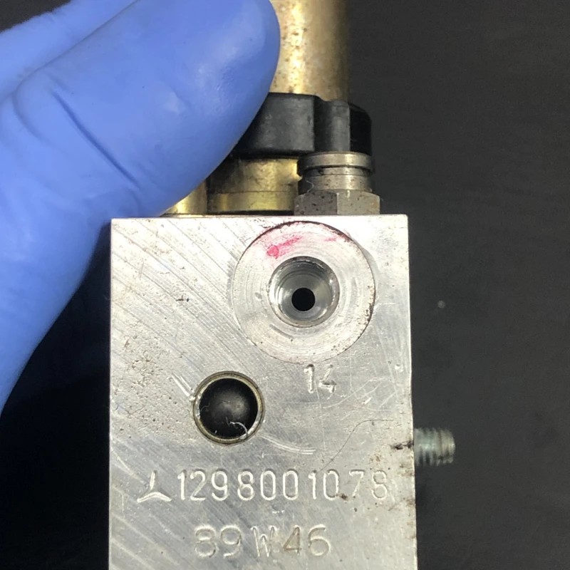 Bloc valve sistem decapotare superior / Mercedes-Benz SL R129 1990 / Caroserie, oglinzi si faruri