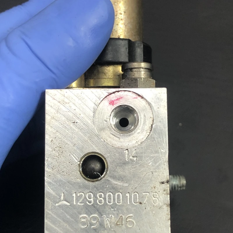 Bloc valve sistem decapotare superior / Mercedes-Benz SL R129 1990 / Caroserie, oglinzi si faruri
