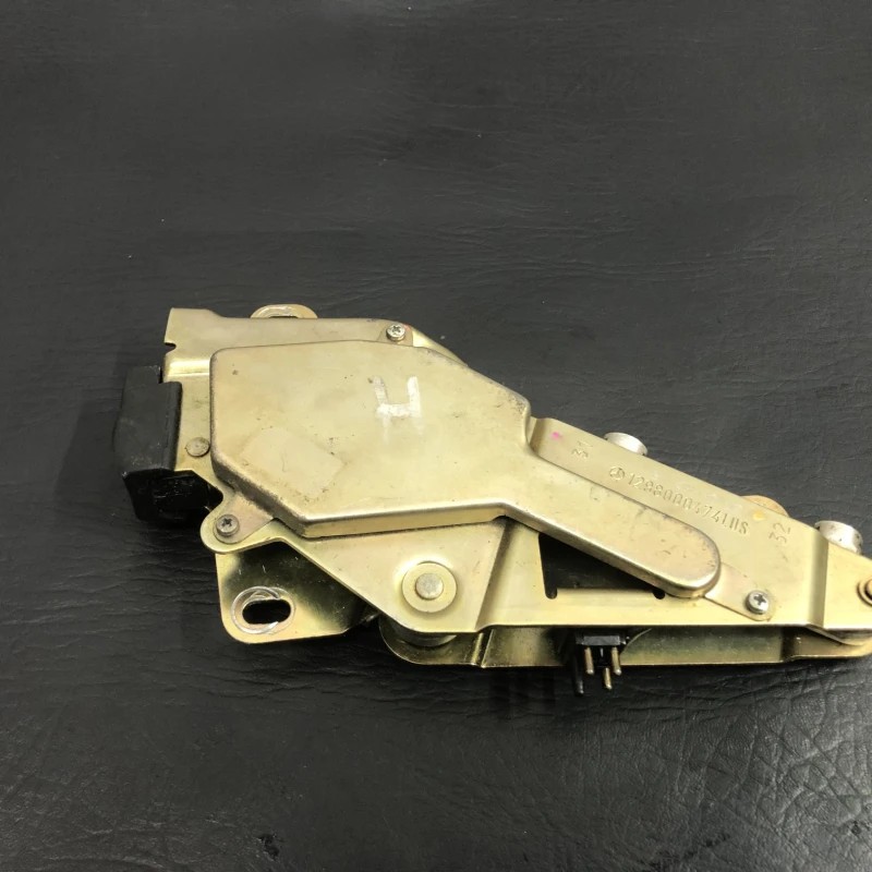 Incuietoare soft-top dreapta / Mercedes-Benz SL R129 1990 / Caroserie, oglinzi si faruri
