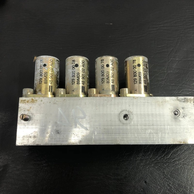 Bloc valve sistem decapotare dreapta / Mercedes-Benz SL R129 1990 / Caroserie, oglinzi si faruri