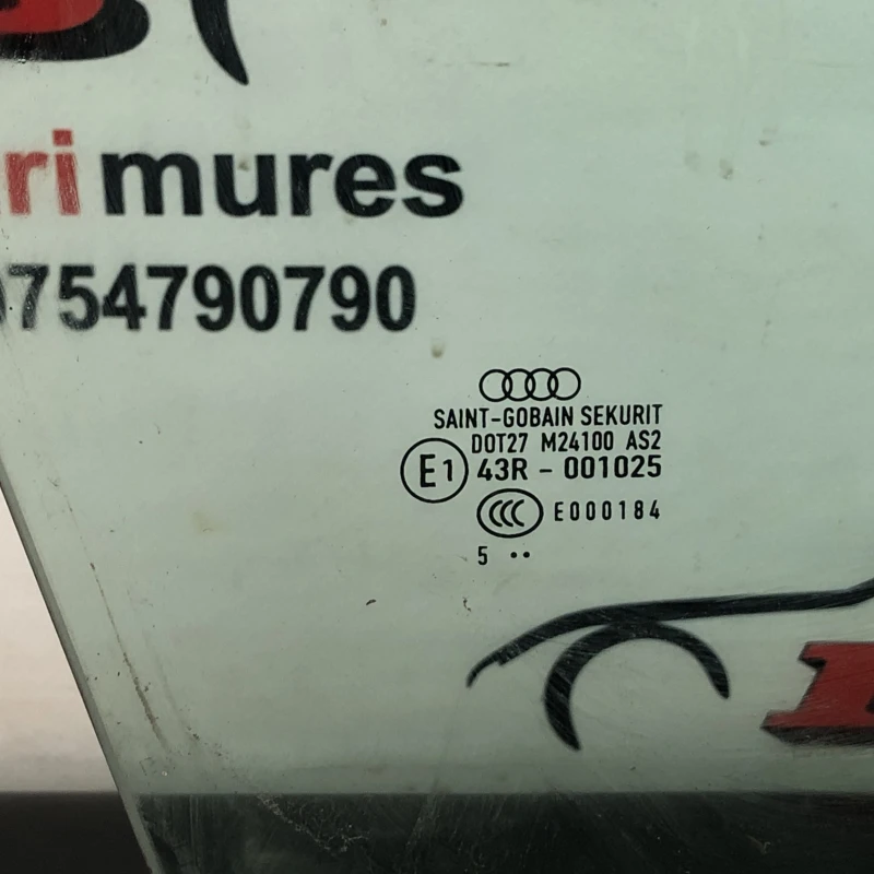 Geam dreapta fata / Audi A4 B7 2006 / Caroserie, oglinzi si faruri