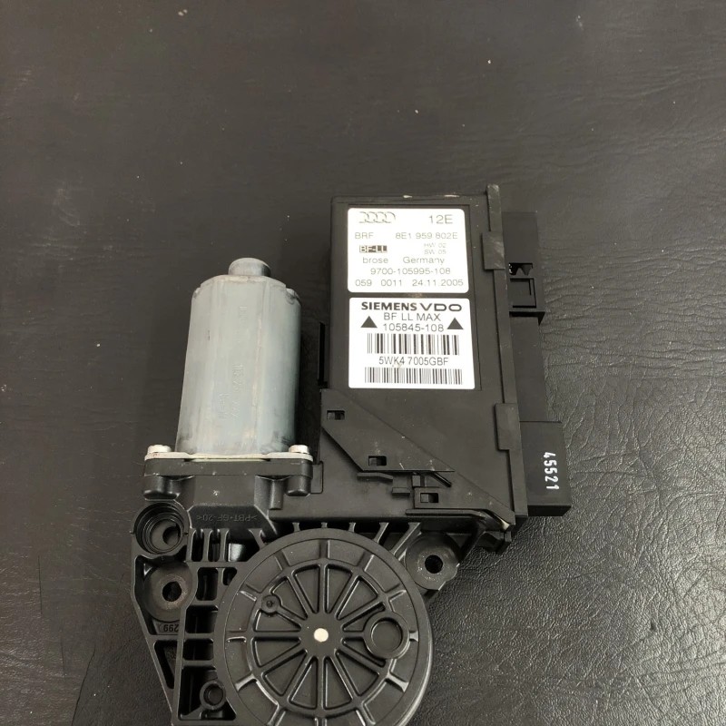Motoras geam dreapta fata / Audi A4 B7 2006 / Audio si electronice