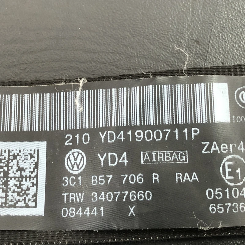 Centura dreapta fata / Volkswagen Passat CC 2012 / Interior
