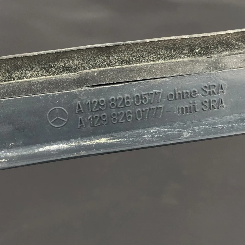Ornament far stanga / Mercedes-Benz SL R129 1990 / Caroserie, oglinzi si faruri