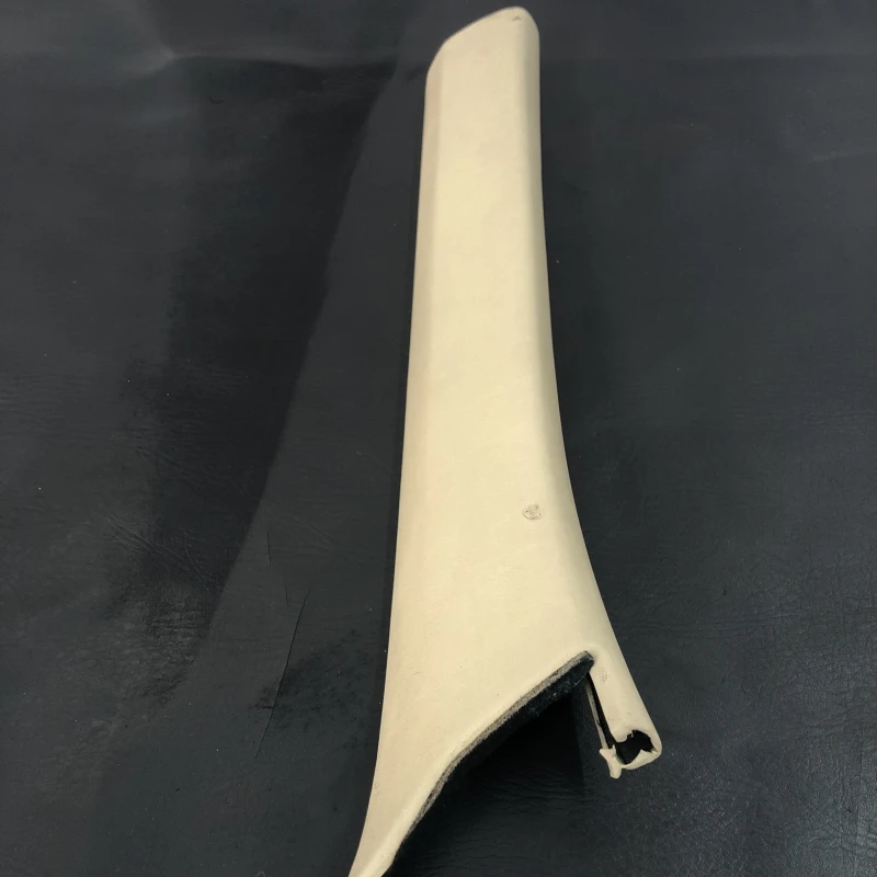 Panou ornament stalp dreapta fata Mercedes-Benz 