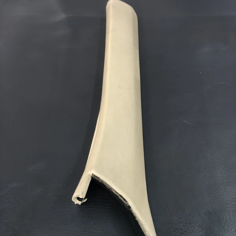 Panou ornament stalp stanga fata Mercedes-Benz 