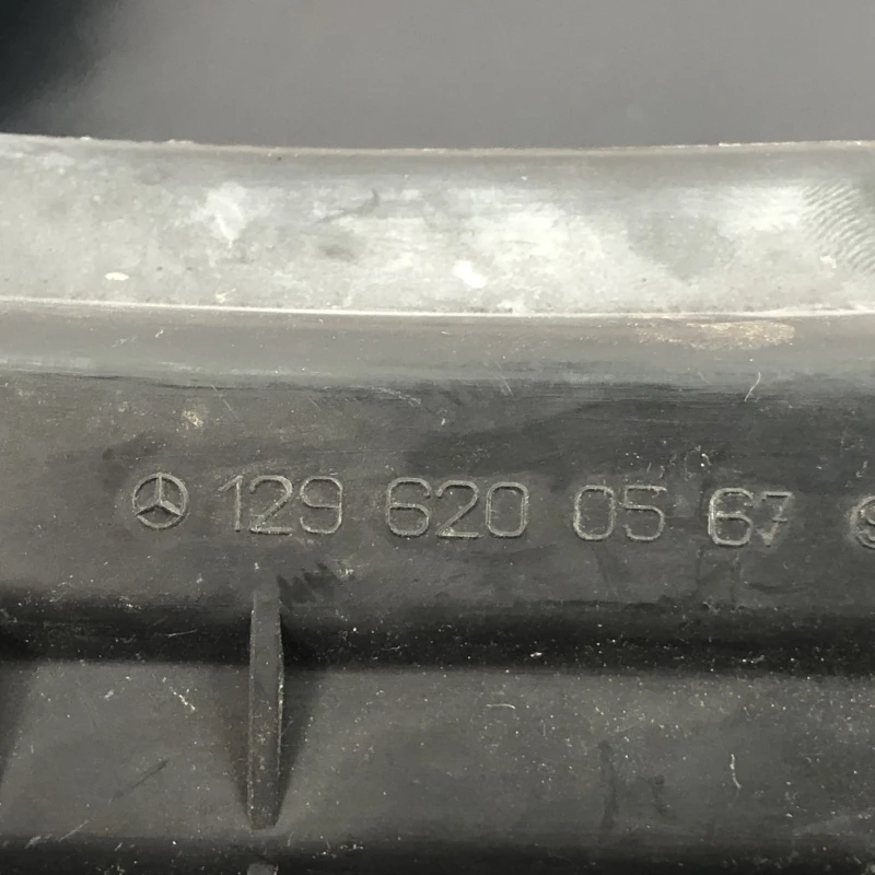 Canal scurgere parbriz / Mercedes-Benz SL R129 1990 / Caroserie, oglinzi si faruri