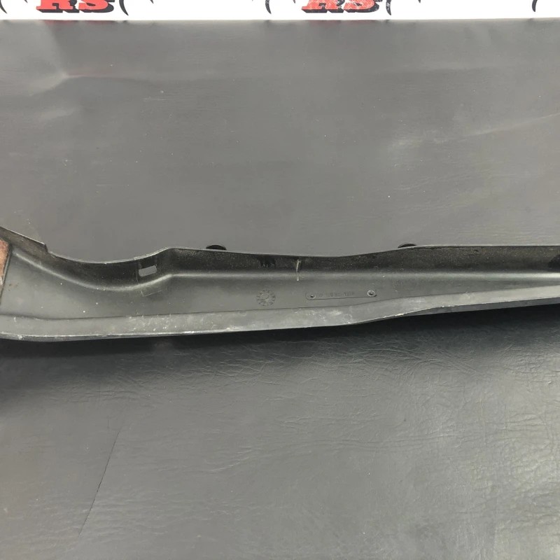 Capac cabluri electrice partea stângă / Mercedes-Benz SL R129 1990 / Motor, racire si evacuare
