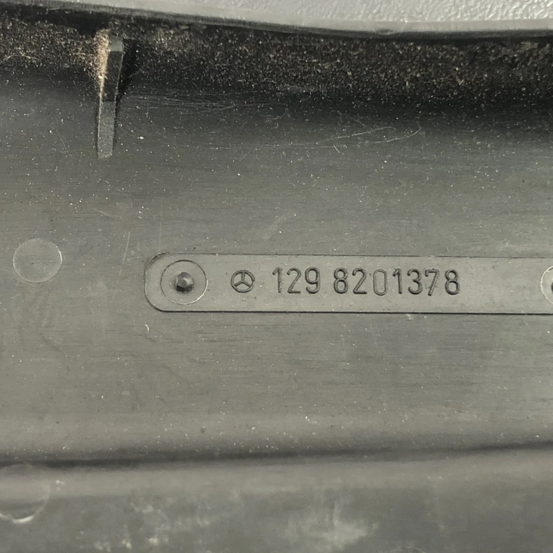 Capac cabluri electrice partea stângă / Mercedes-Benz SL R129 1990 / Motor, racire si evacuare