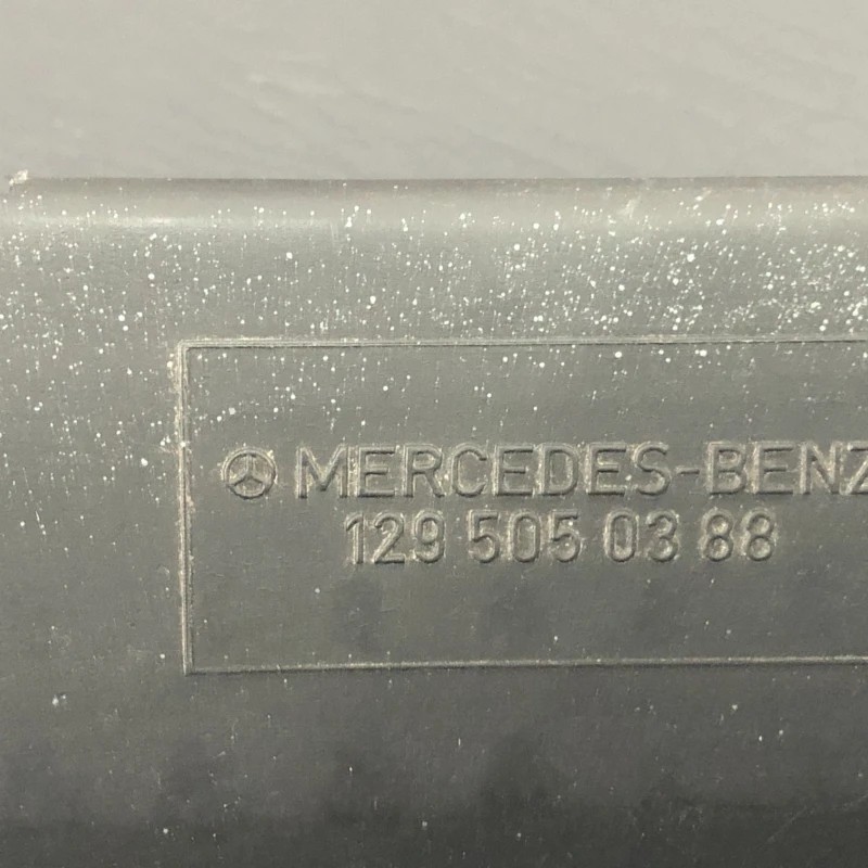 Ornament radiatoare / Mercedes-Benz SL R129 1990 / Caroserie, oglinzi si faruri