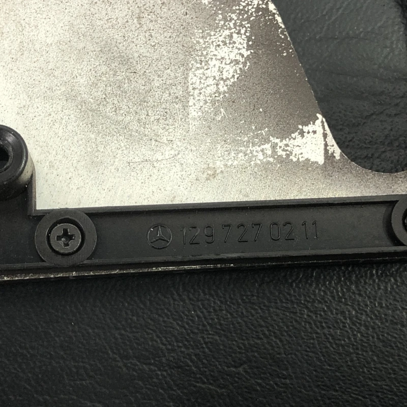 Ornament trim butoane reglaj scaun dreapta fata / Mercedes-Benz SL R129 1990 / Interior