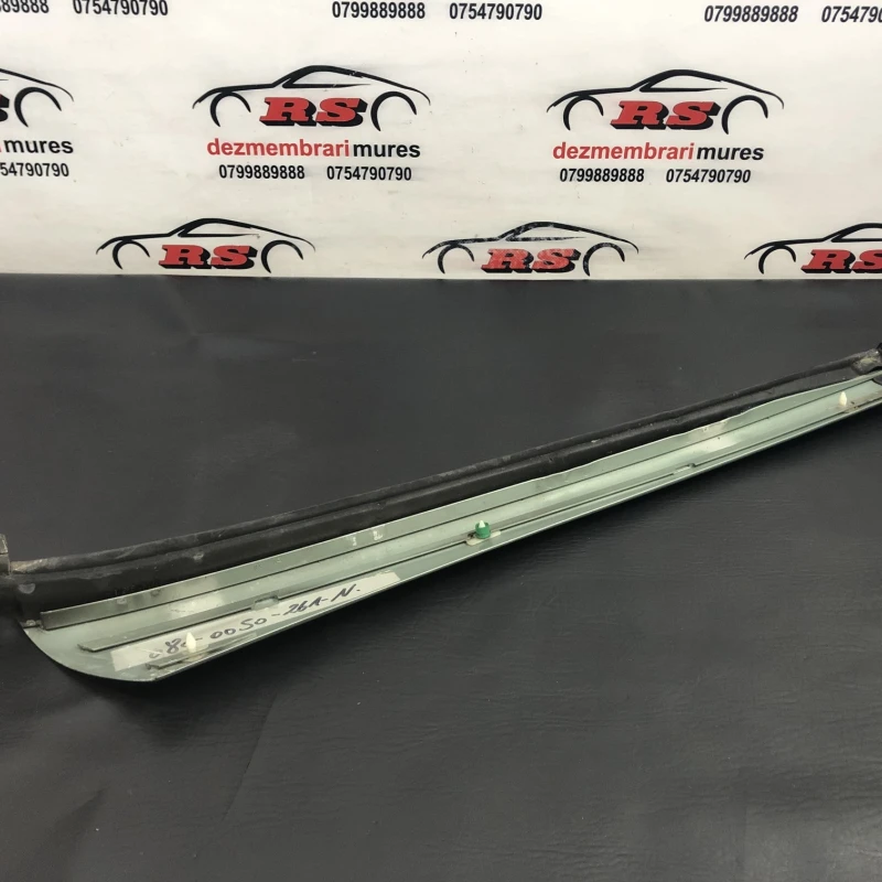 Ornament stalp dreapta fata / Mercedes-Benz SL R129 1990 / Caroserie, oglinzi si faruri
