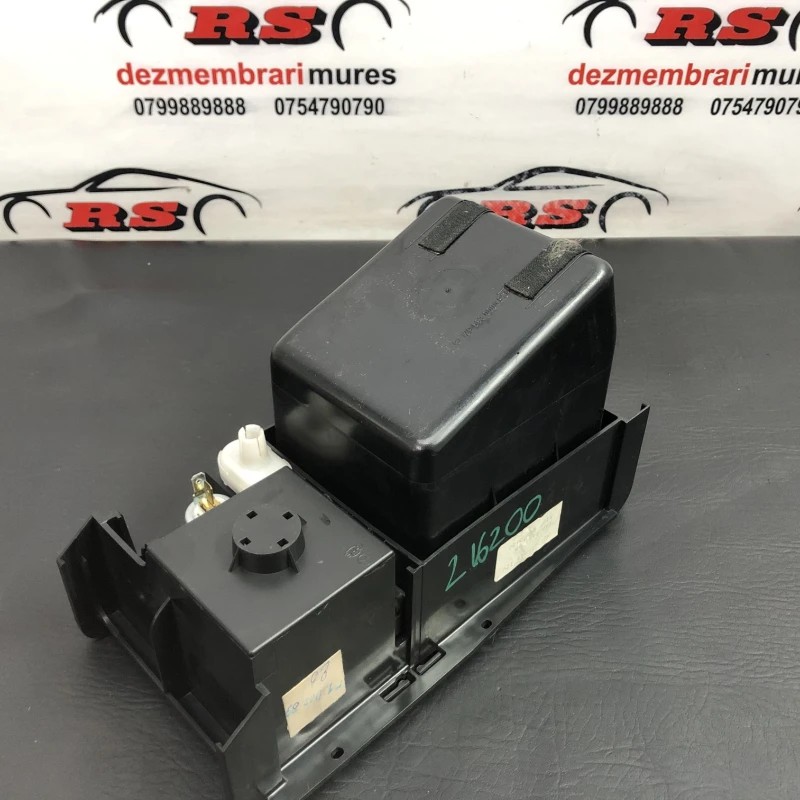 Compartiment stocare consola centrala / Mercedes-Benz SL R129 1990 / Interior