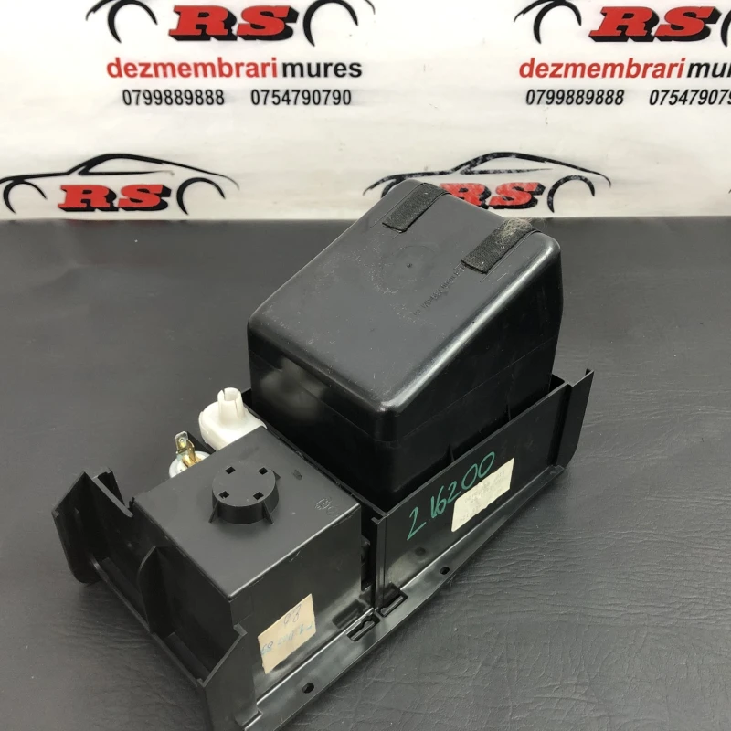 Compartiment stocare consola centrala / Mercedes-Benz SL R129 1990 / Interior