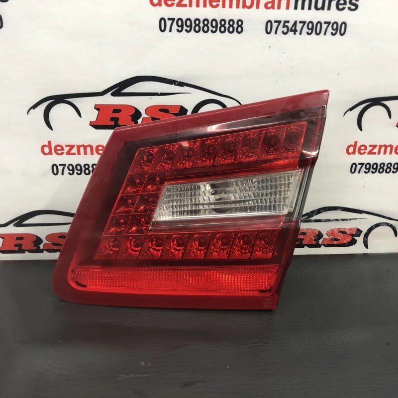 Stop dreapta haion / Mercedes-Benz E Class W212 2010 / Caroserie, oglinzi si faruri