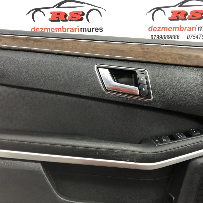 Panou tapiterie usa stanga fata / Mercedes-Benz E Class W212 2010 / Interior