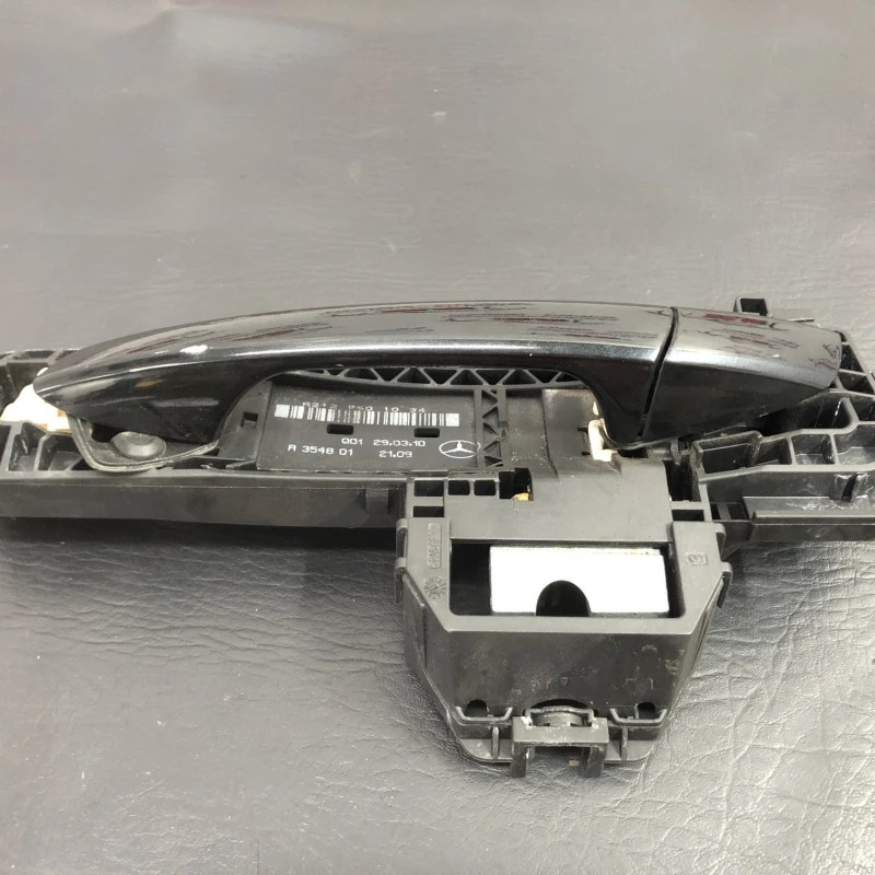 Maner usa stanga spate / Mercedes-Benz E Class W212 2010 / Caroserie, oglinzi si faruri