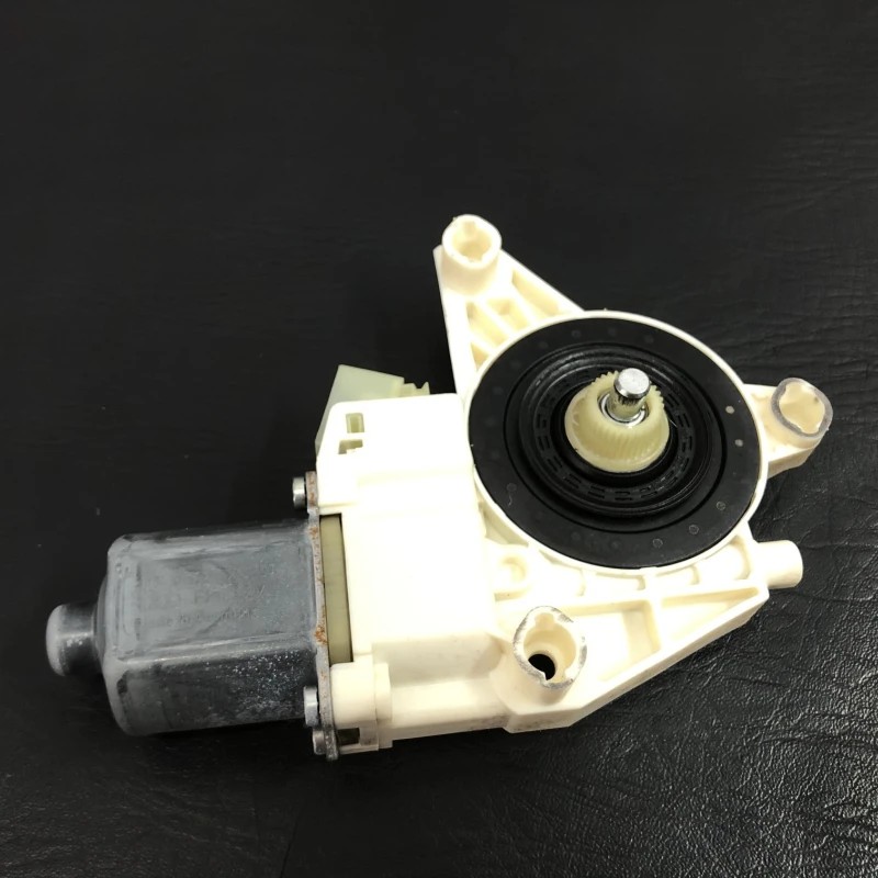 Motoras geam stanga fata / Mercedes-Benz E Class W212 2010 / Audio si electronice